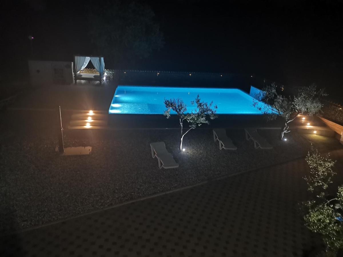Camper For Two Hotel บานโจเล ภายนอก รูปภาพ